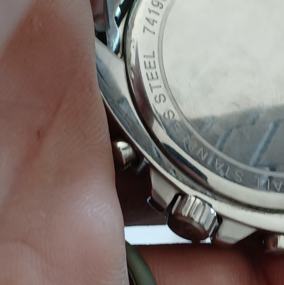 Watch - Picture 5 of 5